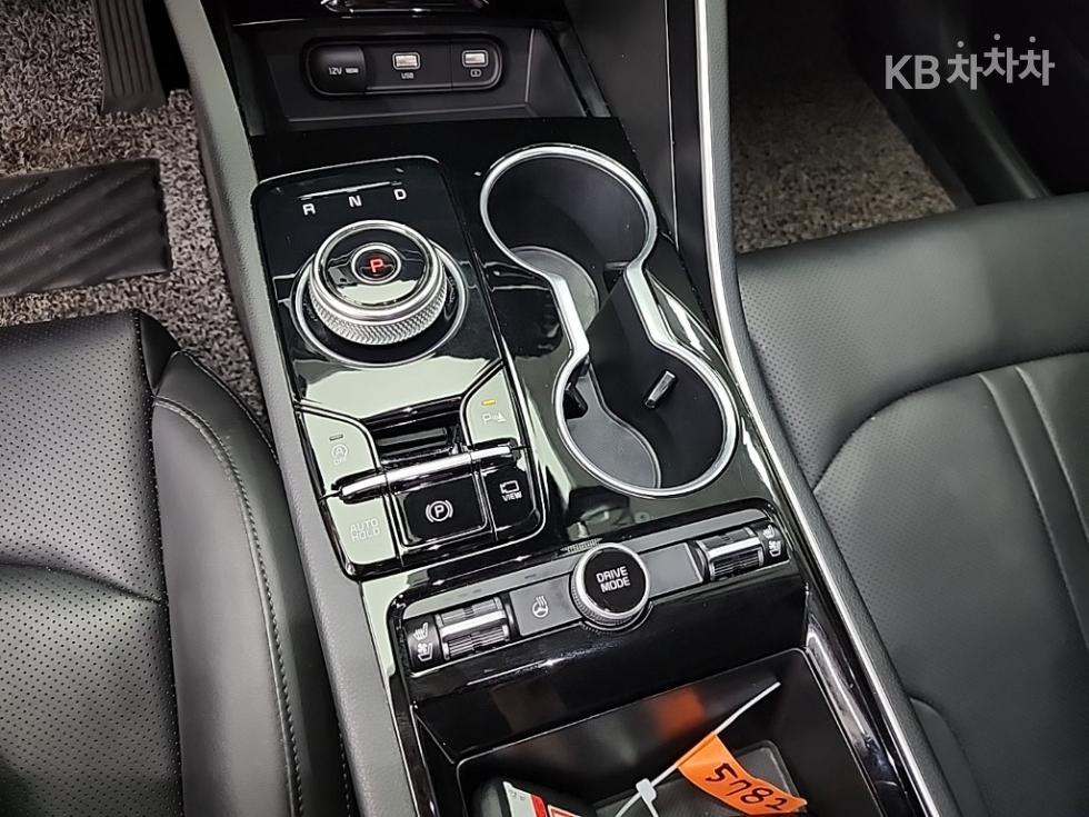 2022 - kia k5