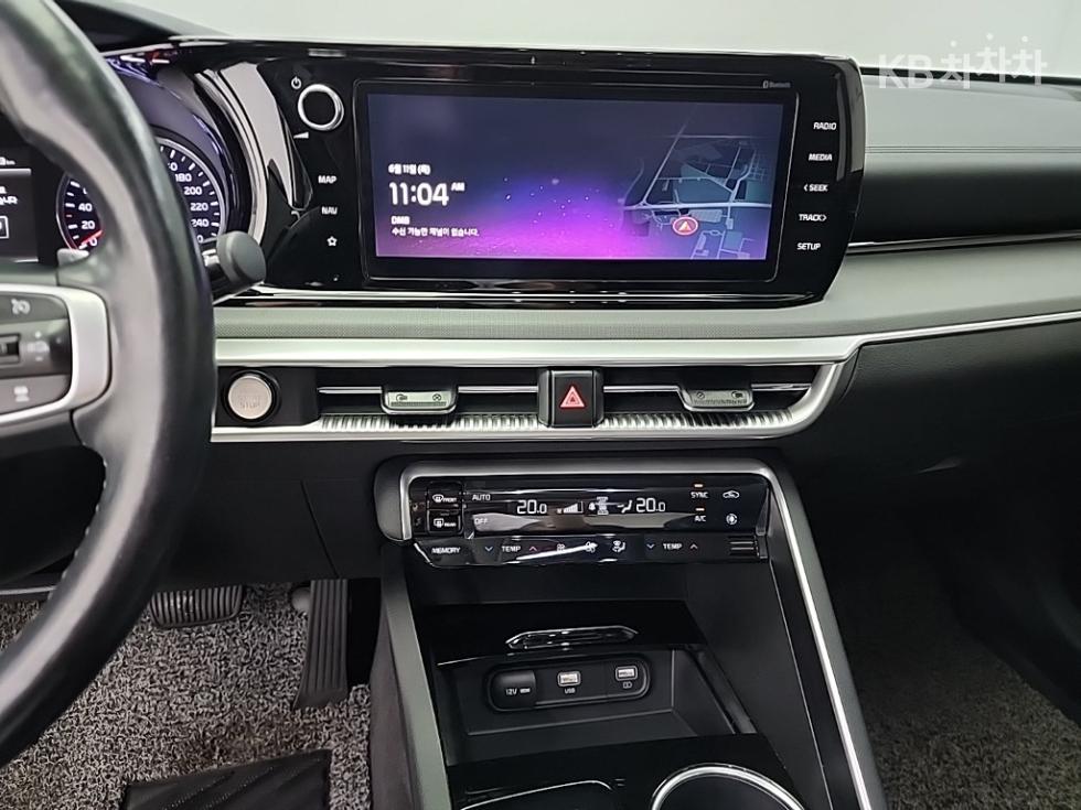2022 - kia k5