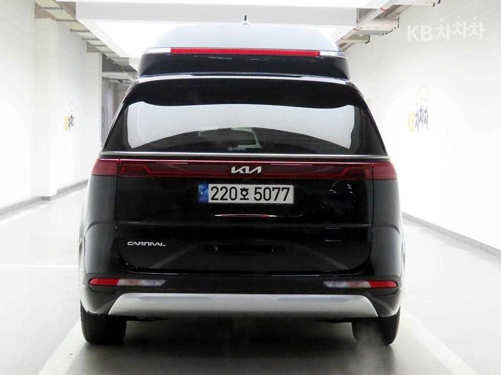 2023 - kia carnival