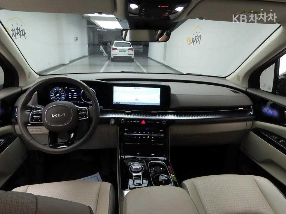 2023 - kia carnival
