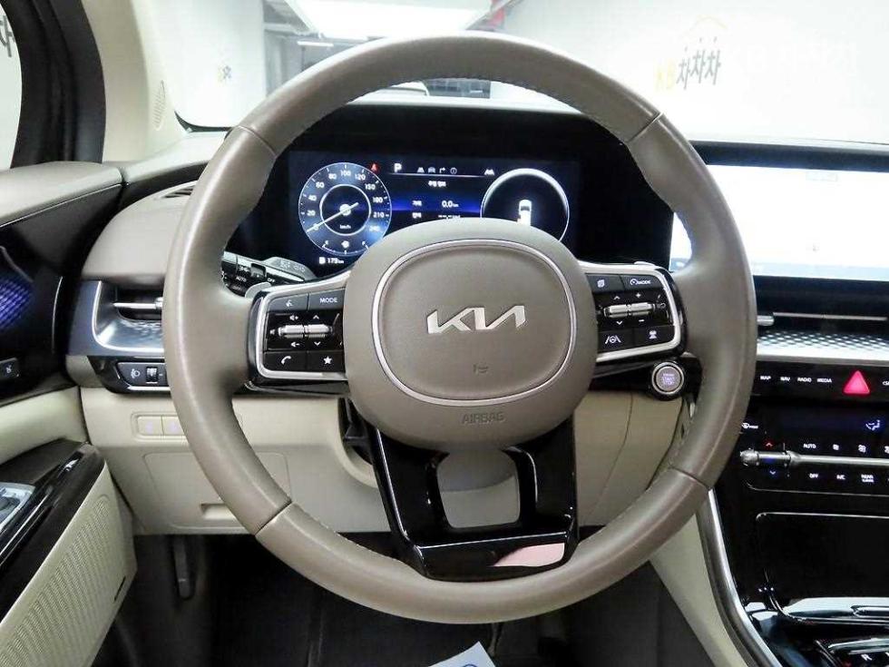 2023 - kia carnival