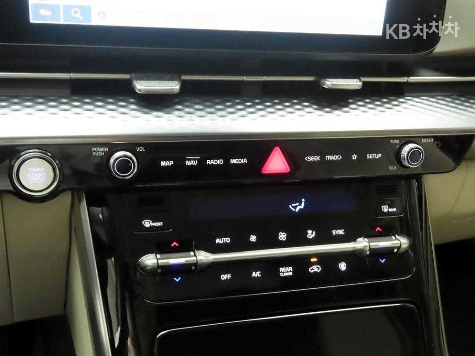 2023 - kia carnival