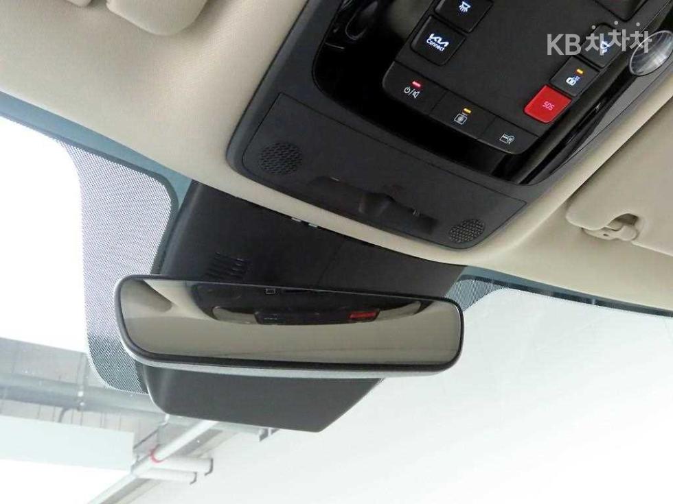 2023 - kia carnival