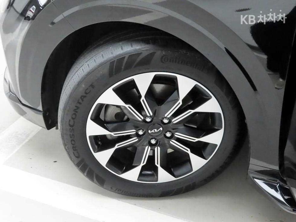 2023 - kia carnival