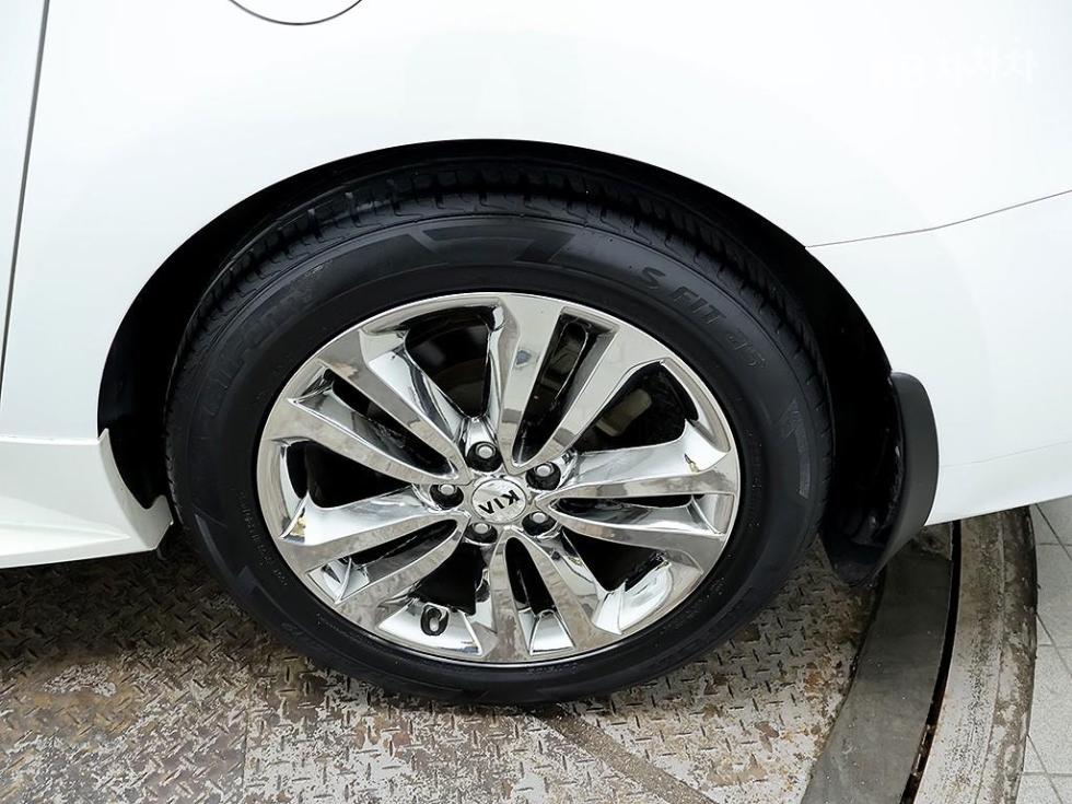 2017 - kia carnival