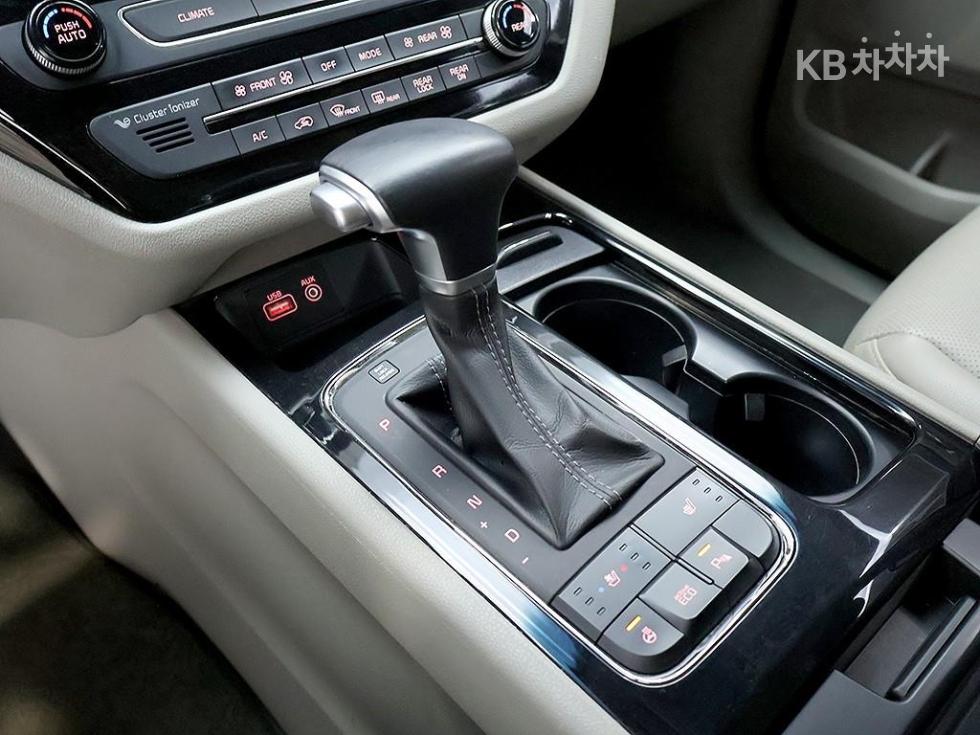 2017 - kia carnival