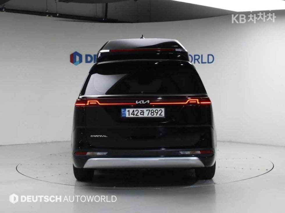 2023 - kia carnival