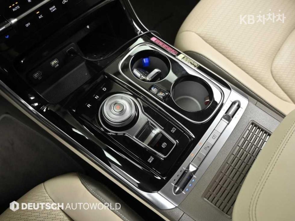 2023 - kia carnival