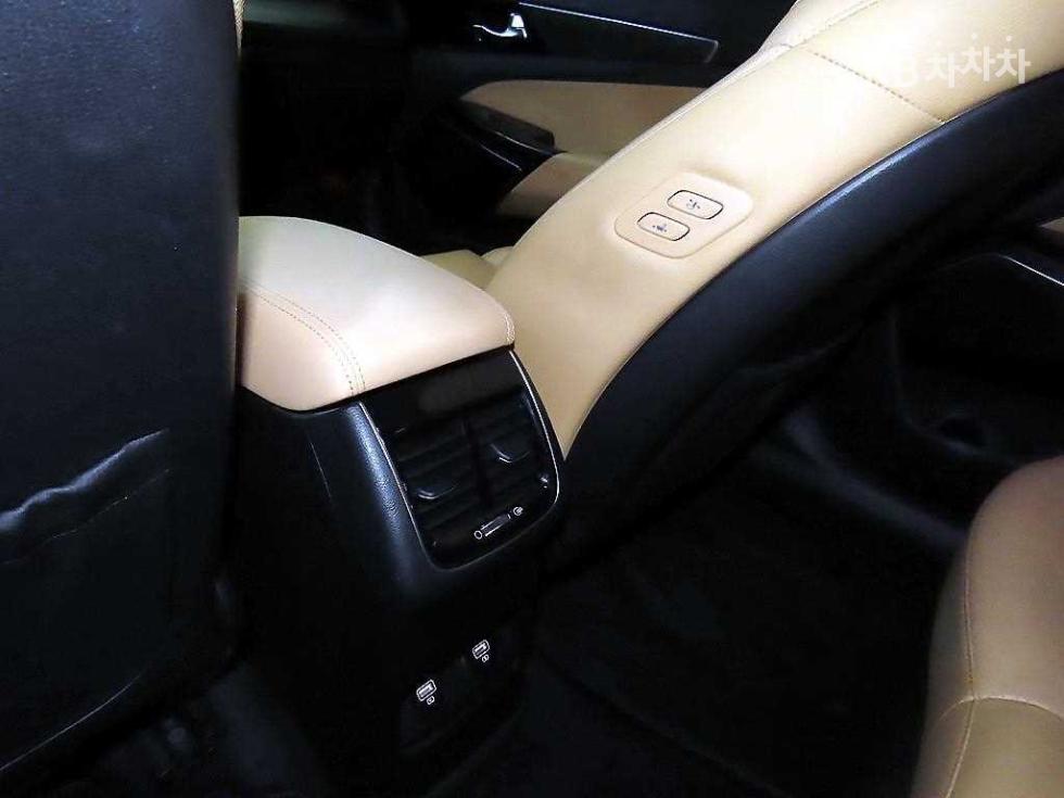 2020 - kia k7