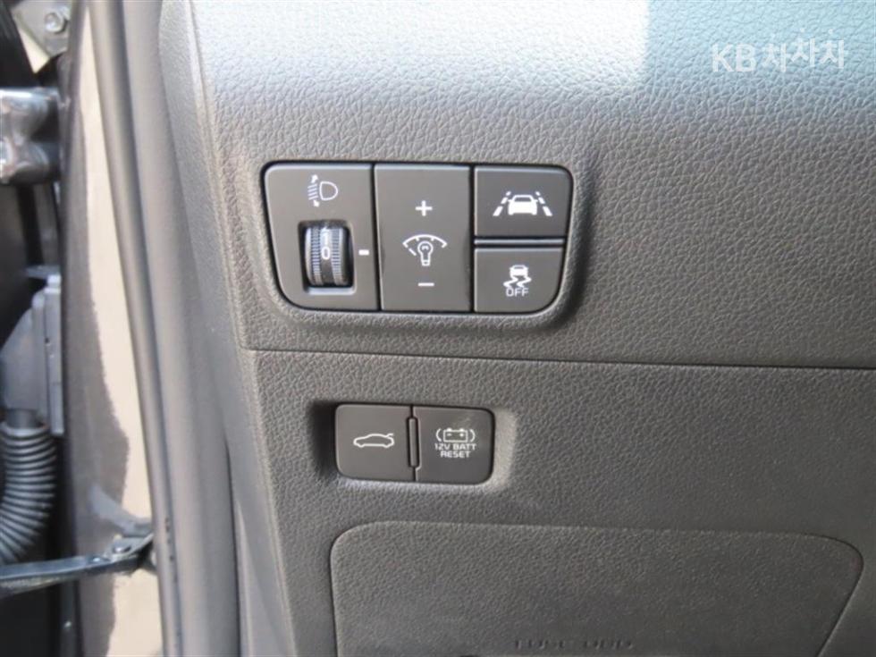 2023 - kia k5