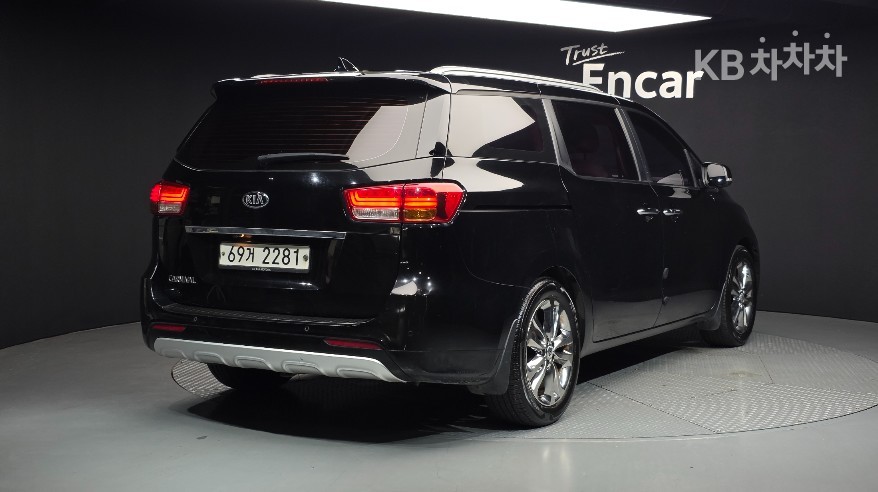 2016 - kia carnival