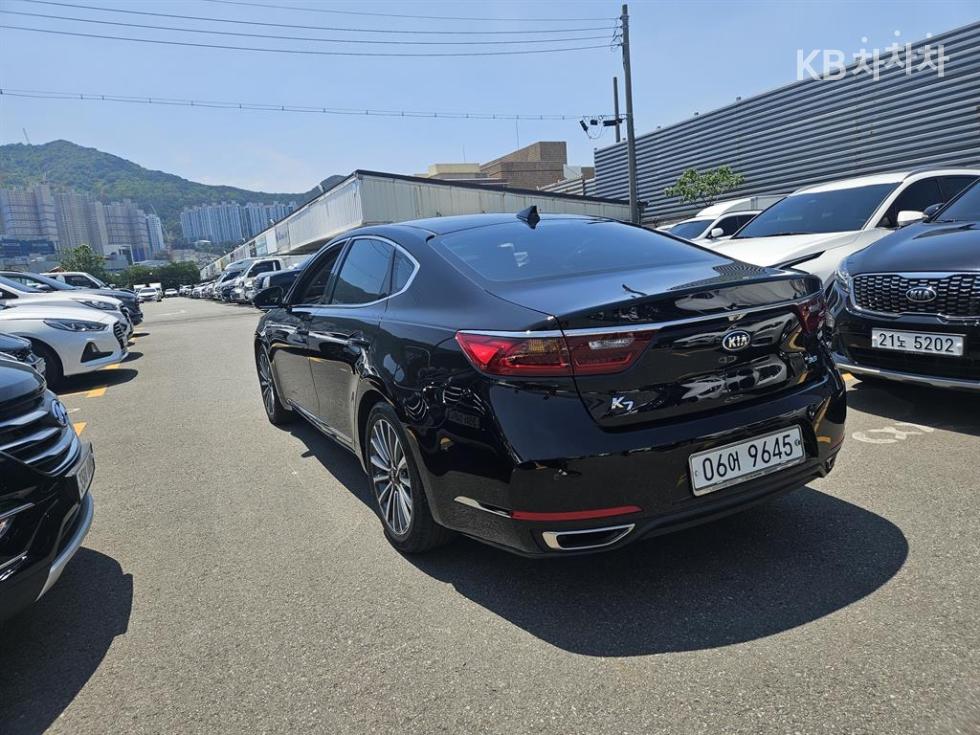 2018 - kia k7
