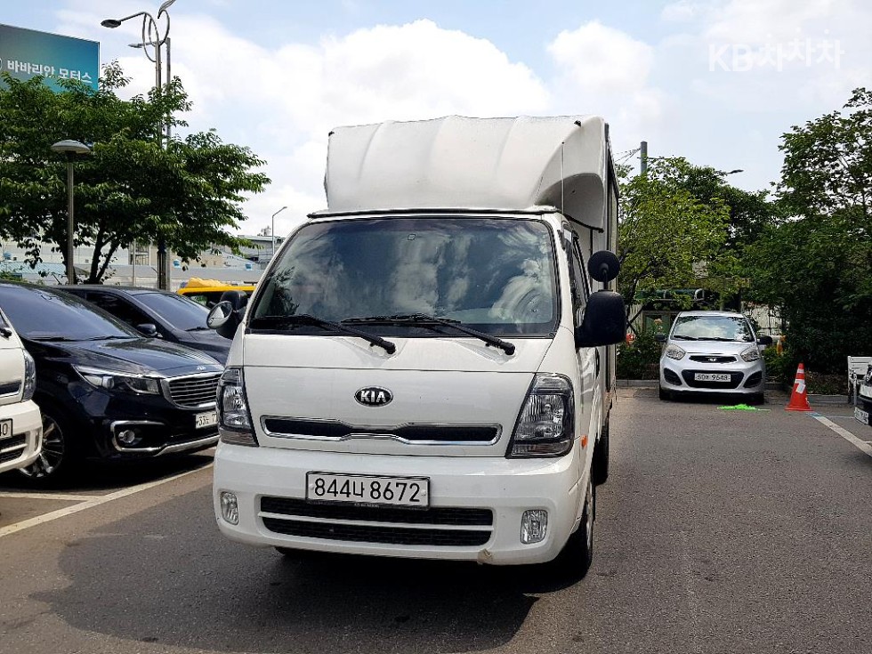 2020 - kia bongo iii