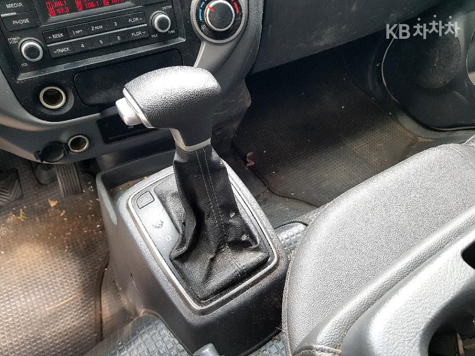 2020 - kia bongo iii