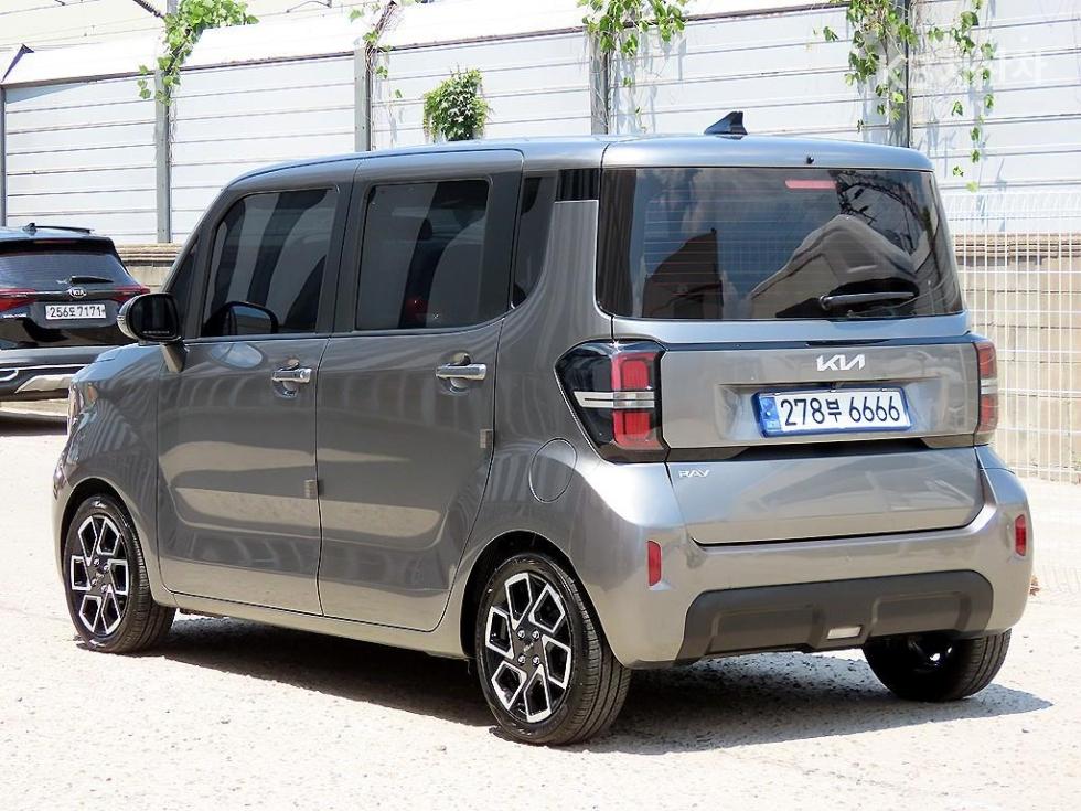 2023 - kia kia