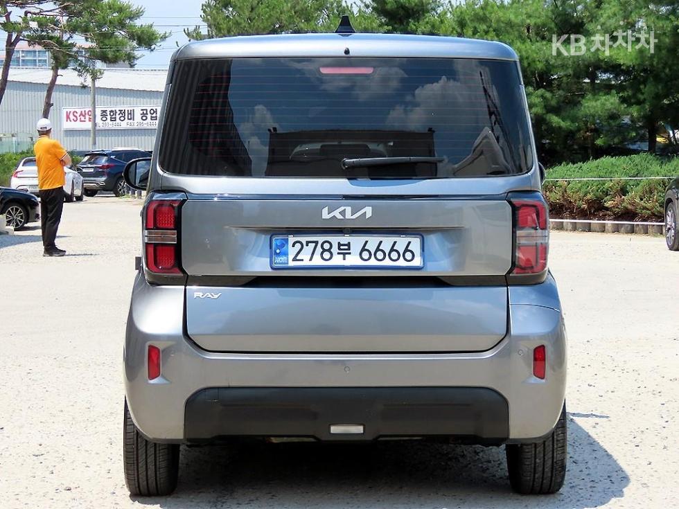 2023 - kia kia