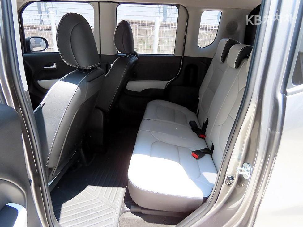 2023 - kia kia