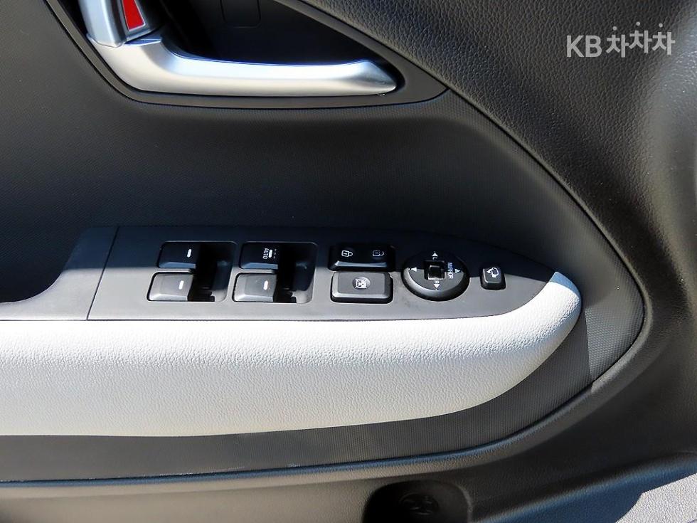 2023 - kia kia
