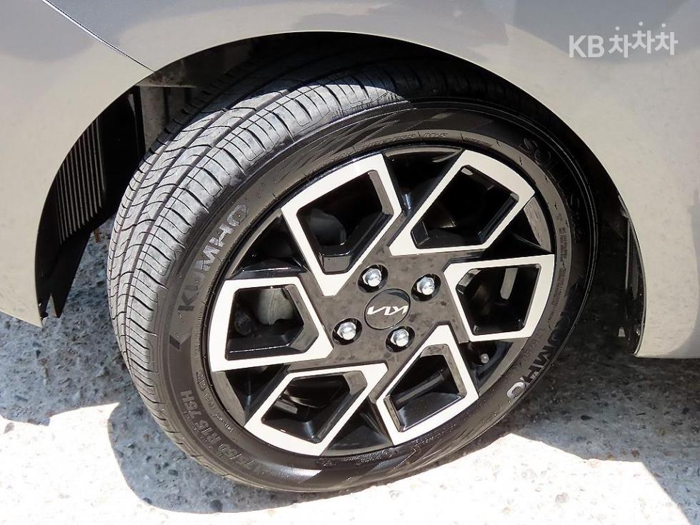 2023 - kia kia