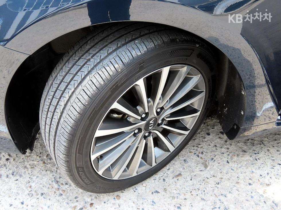 2017 - kia k7