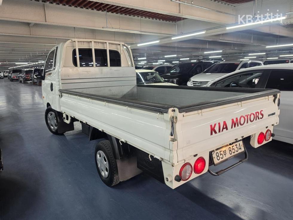 2013 - kia bongo iii