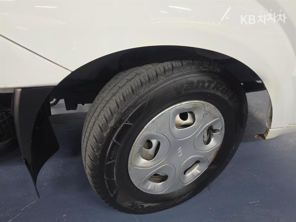 2013 - kia bongo iii