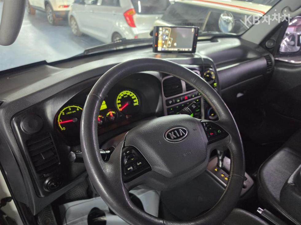 2013 - kia bongo iii