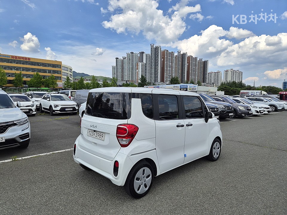 2022 - kia ray