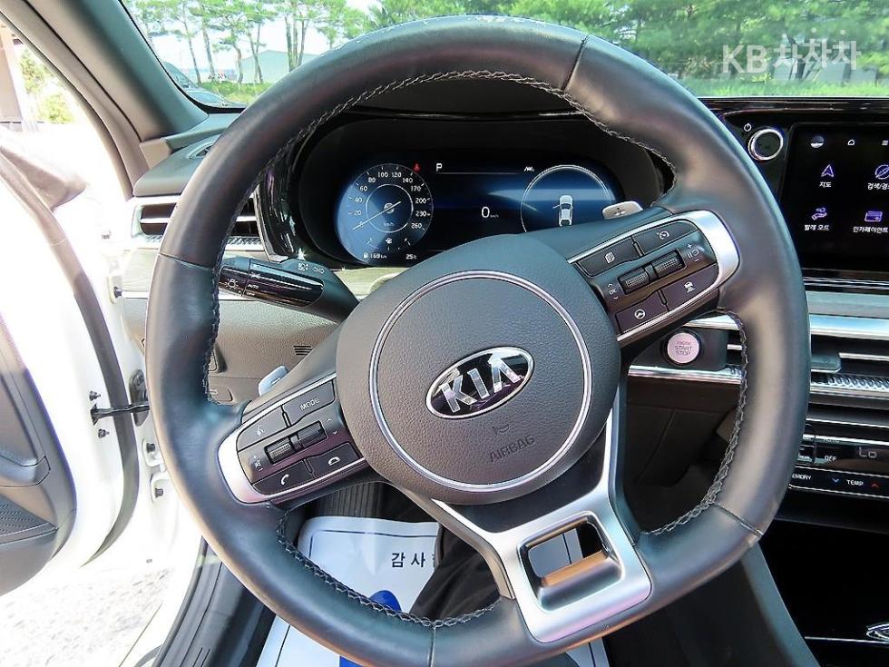 2020 - kia k5
