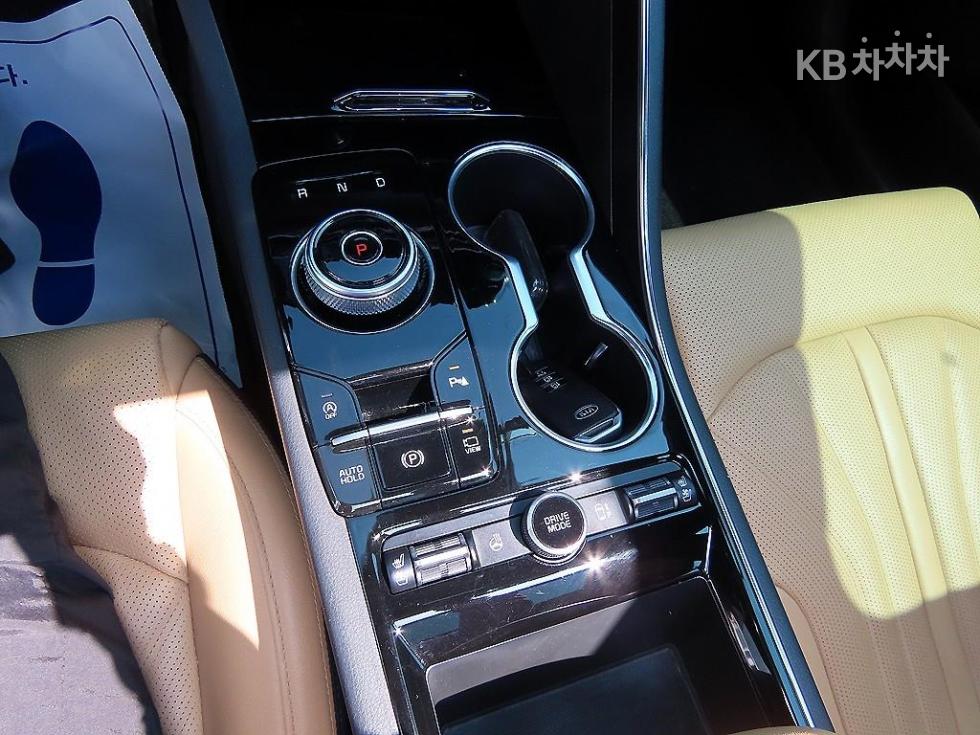 2020 - kia k5