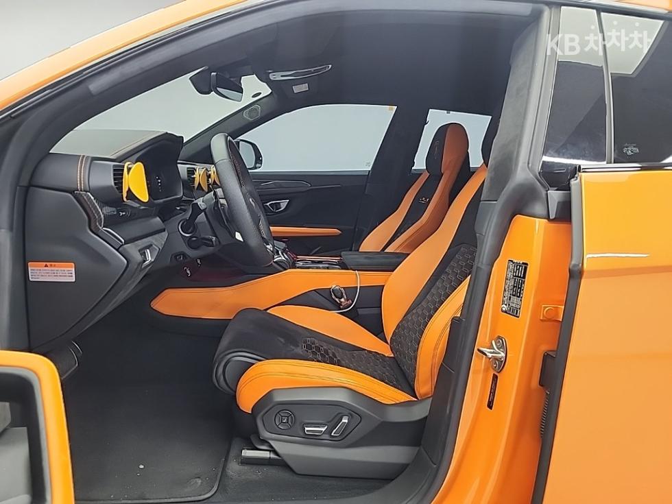 Lamborghini Urus — miniaturë 11