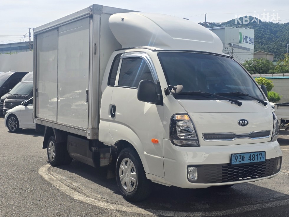 2021 - kia bongo iii