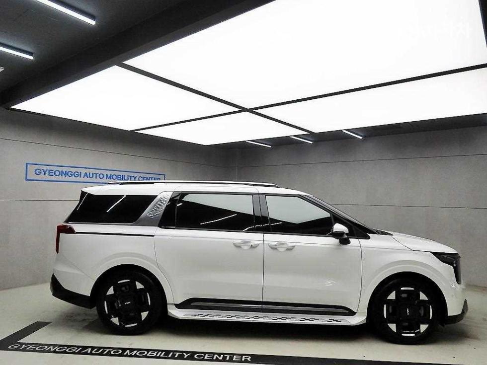 2024 Kia 4 photo