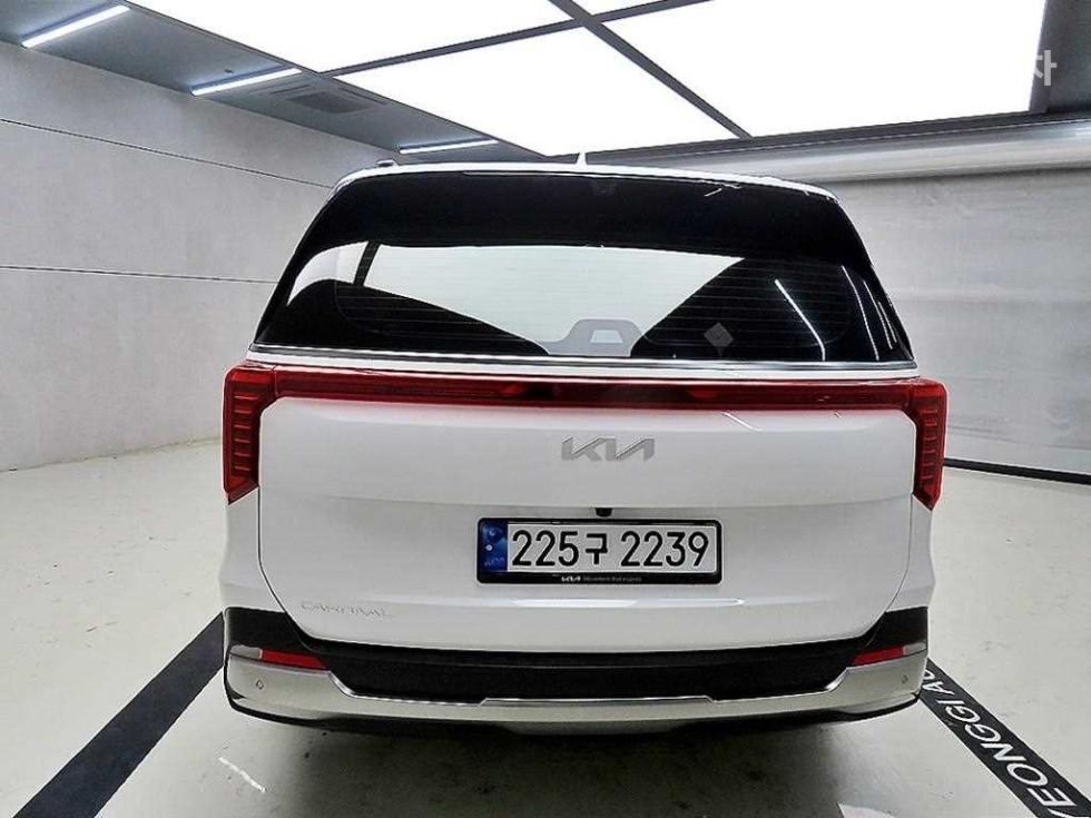 2024 Kia 4 photo