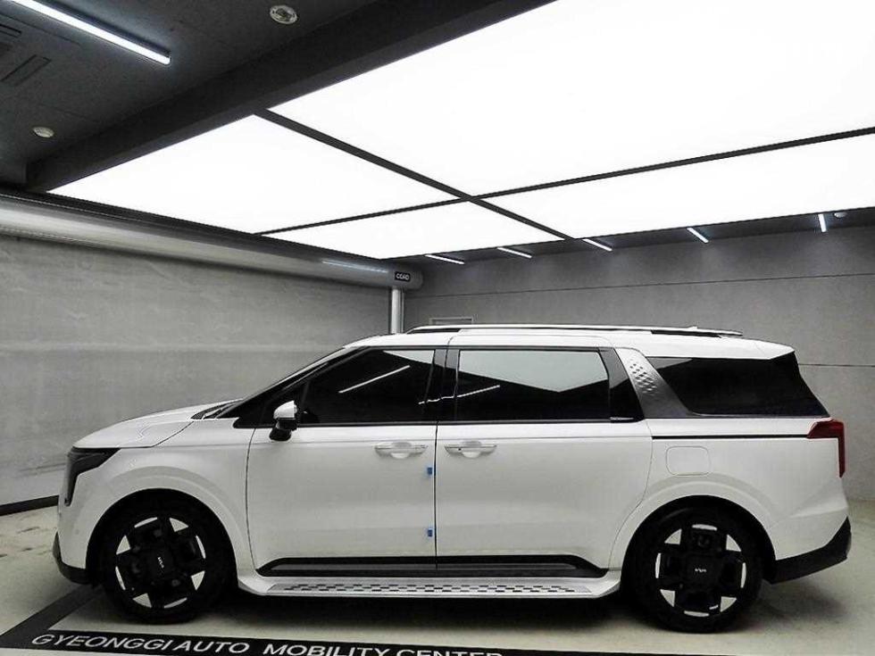 2024 Kia 4 photo