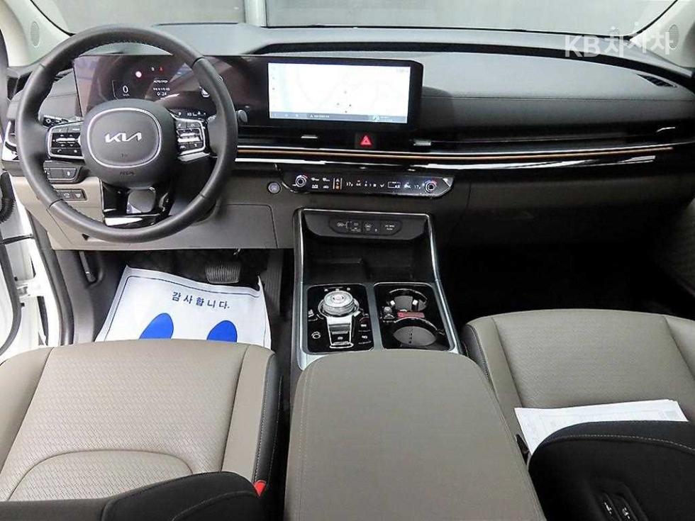 2024 Kia 4 photo