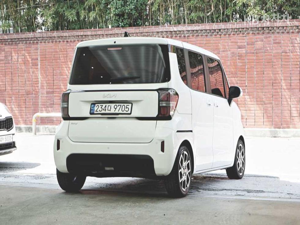 2023 - kia kia