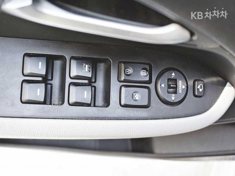 2023 - kia kia