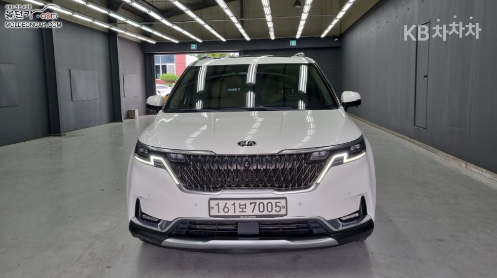 2021 - kia carnival