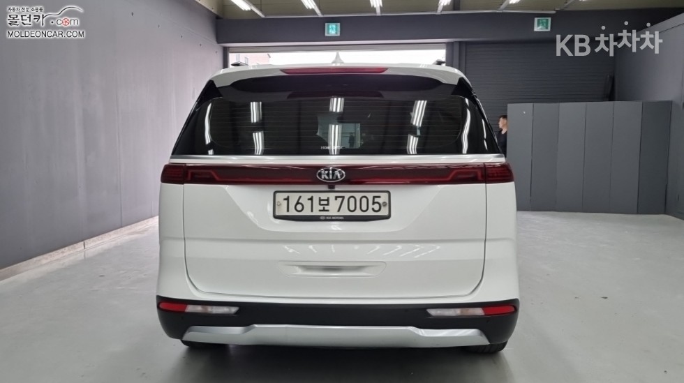 2021 - kia carnival