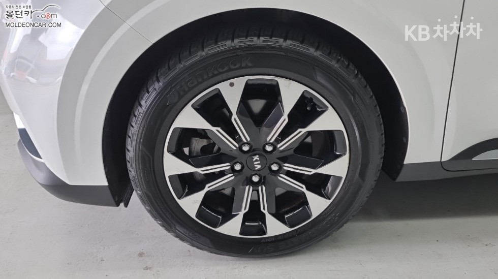 2021 - kia carnival