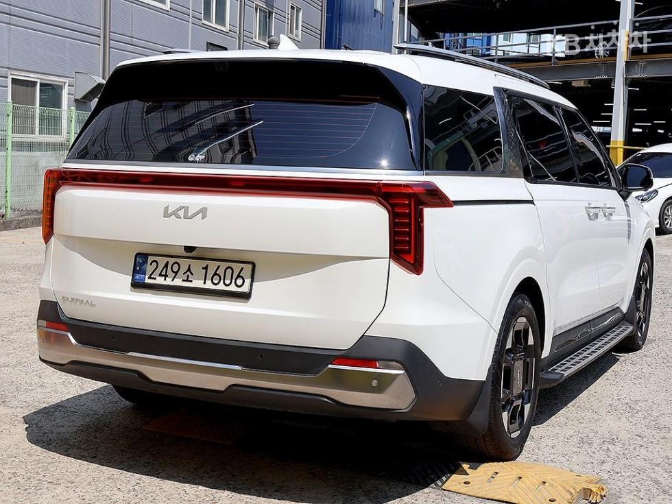 2024 - kia carnival
