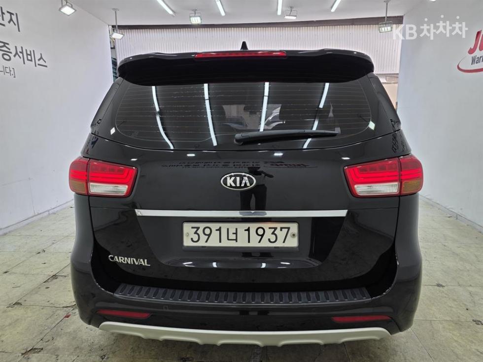 2018 - kia carnival