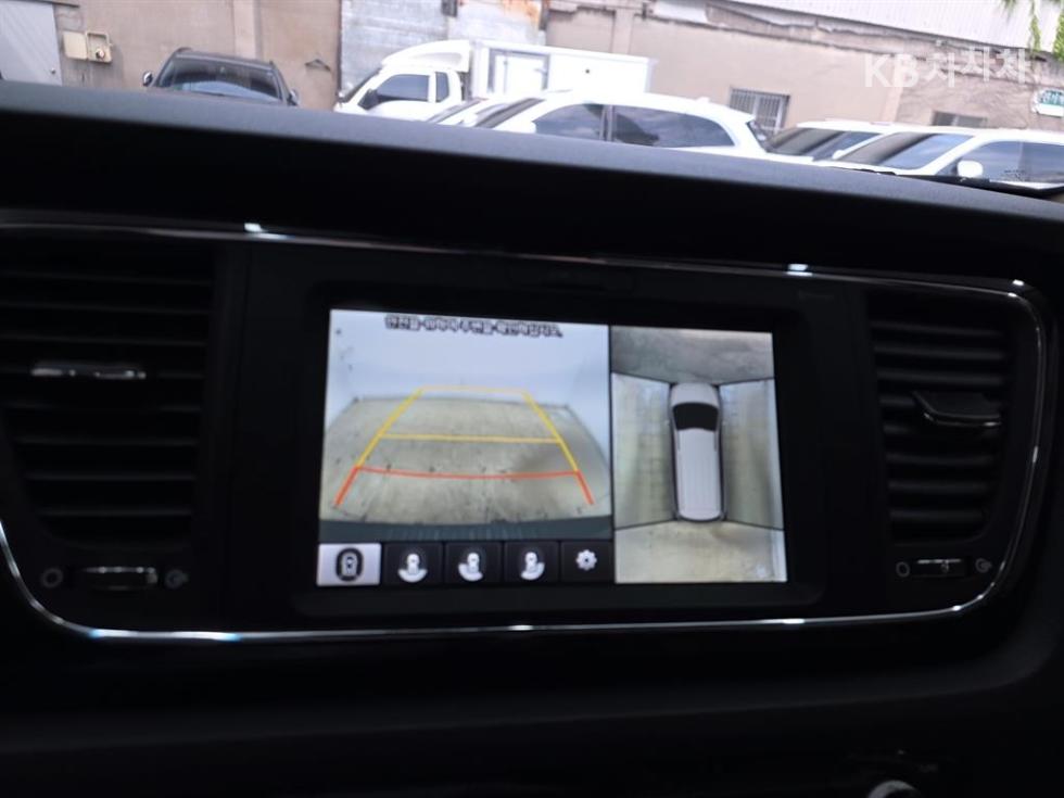 2018 - kia carnival