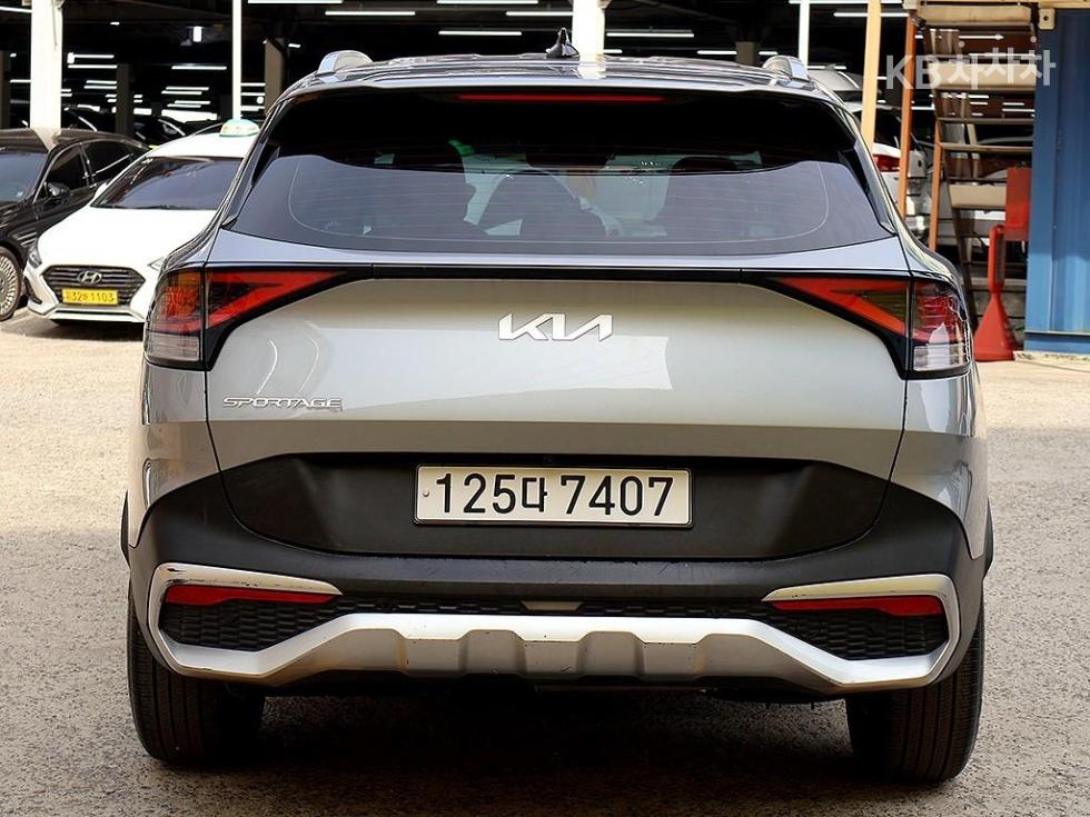 2023 - kia sportage