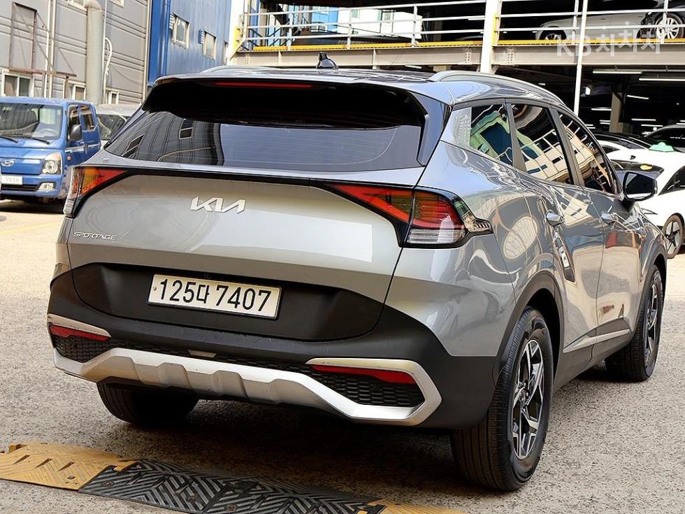 2023 - kia sportage