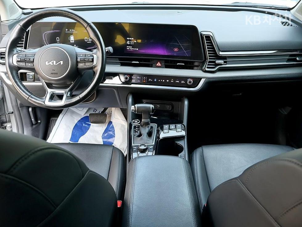 2023 - kia sportage