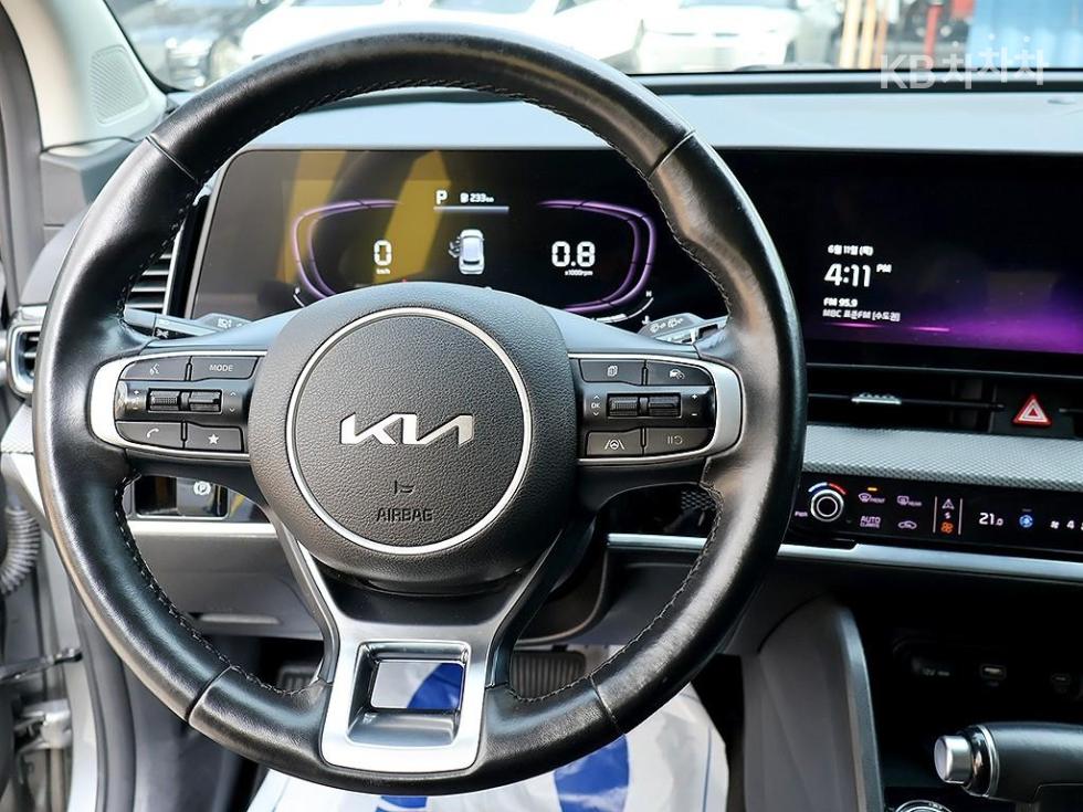 2023 - kia sportage