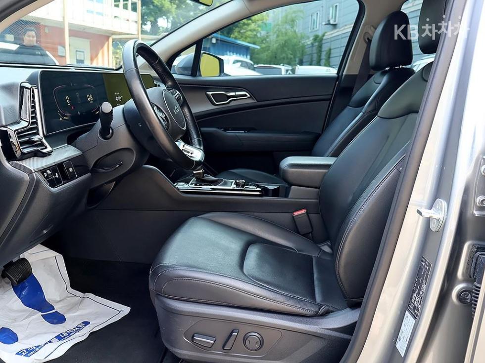 2023 - kia sportage