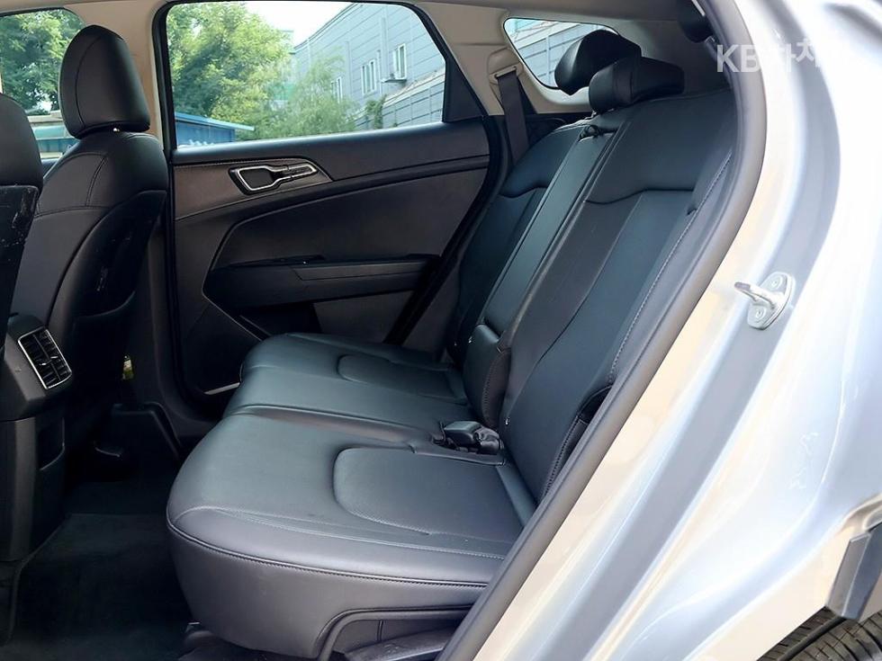 2023 - kia sportage